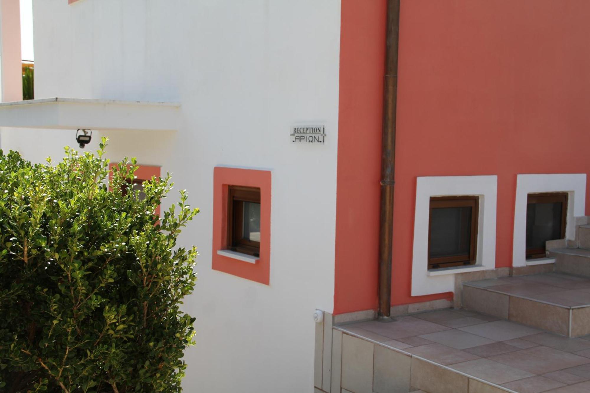 Αριων Village & Suites Нафплион Екстериор снимка