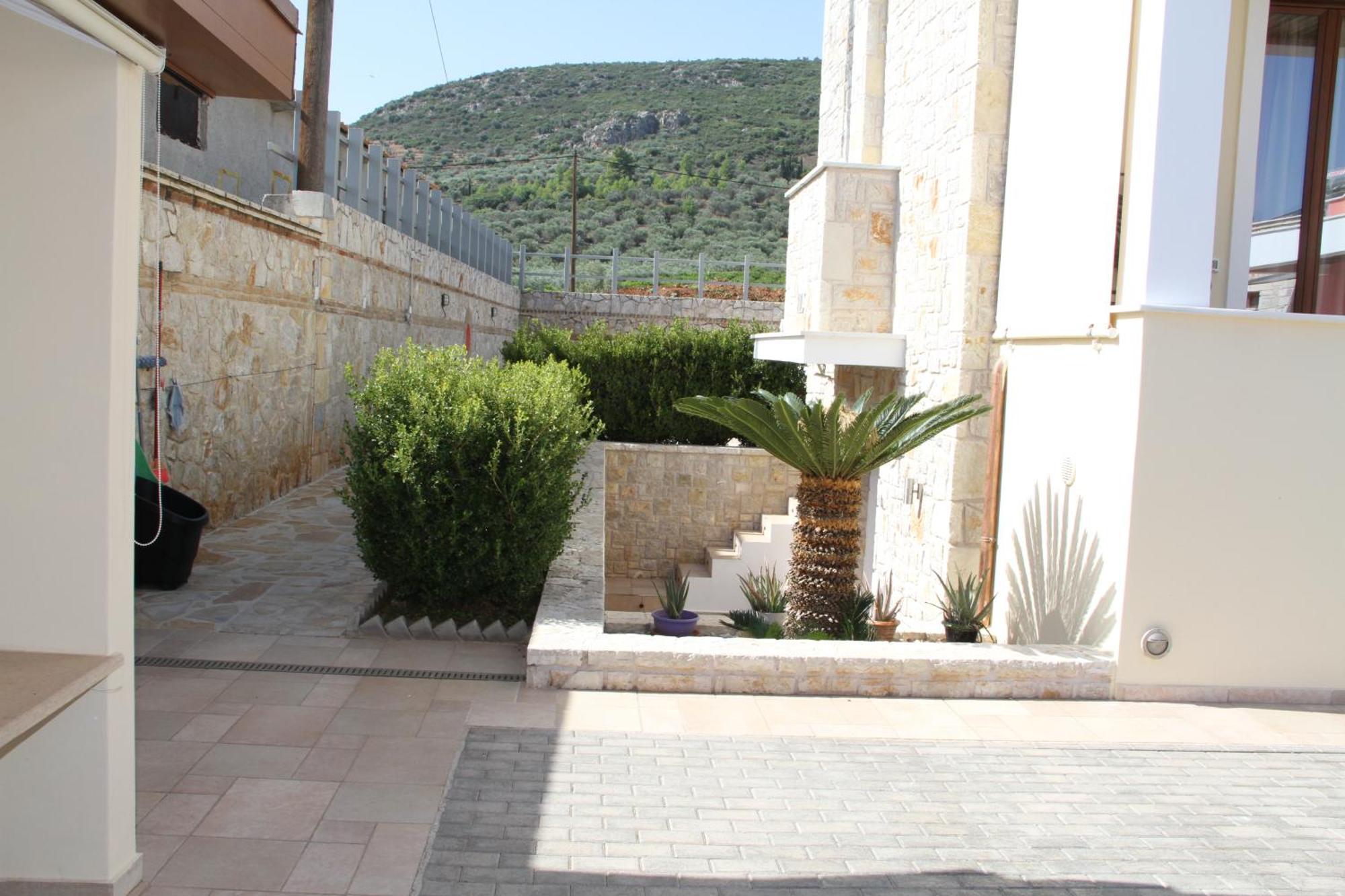 Αριων Village & Suites Нафплион Екстериор снимка