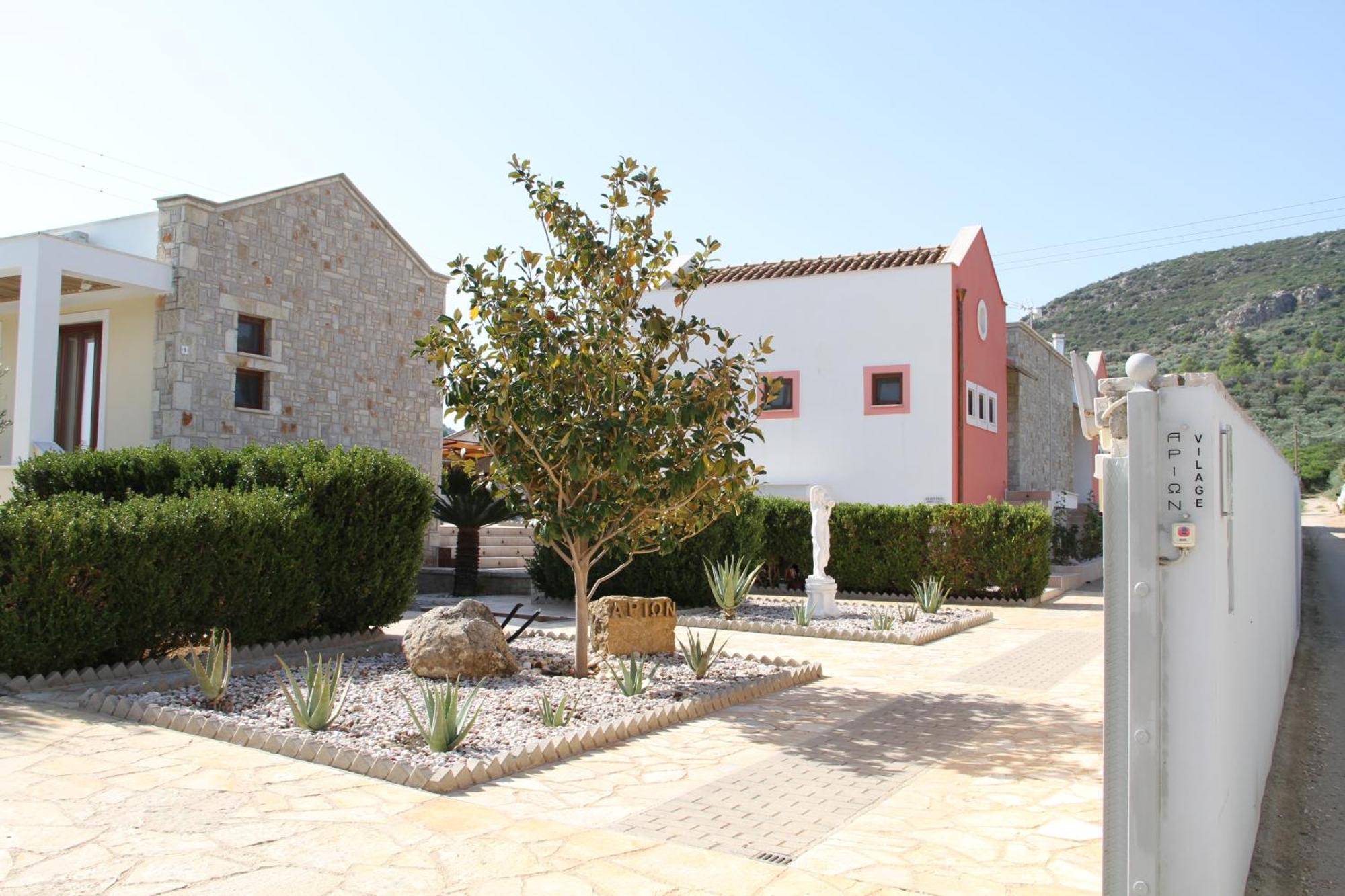 Αριων Village & Suites Нафплион Екстериор снимка